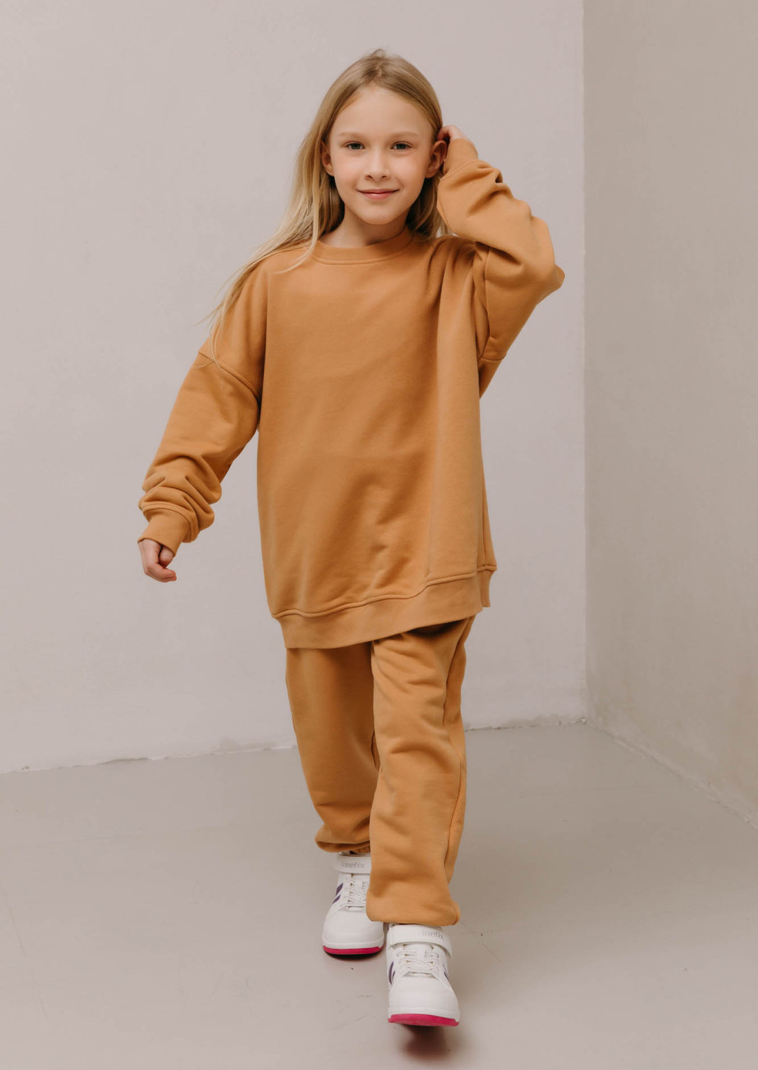 Caramel color kids three-thread oversize trousers 